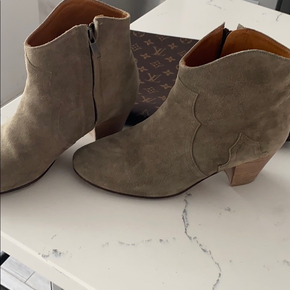 Making room - Picture 4 of 8